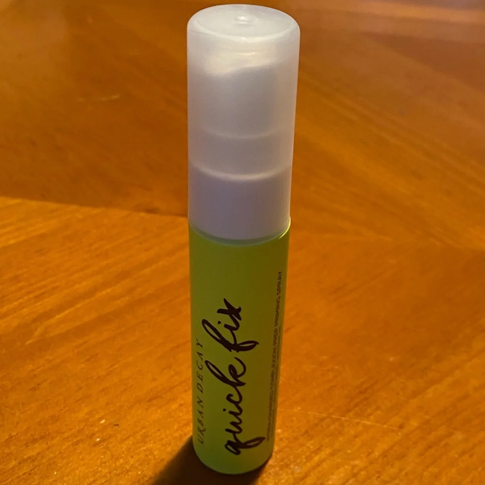 Urban Decay Quick Fix Hydra Charged Complexion Prep Priming Spray
